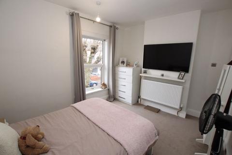 132 Fairmont Road, Grimsby, DN32 8DX