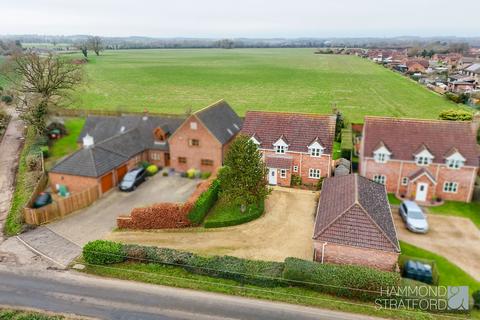 4 bedroom detached house for sale, Merton Road, Watton