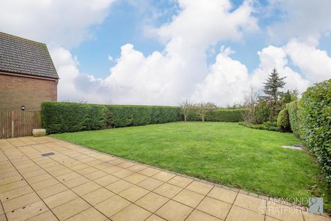 4 bedroom detached house for sale, Merton Road, Watton