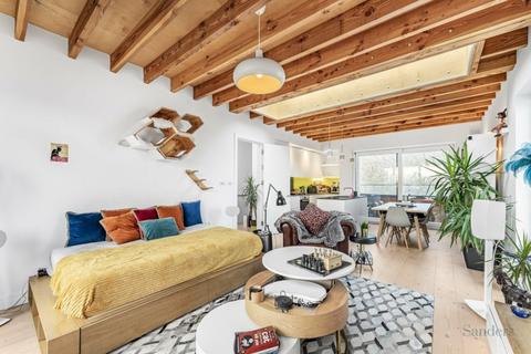2 bedroom flat to rent, Cavell Street, Whitechapel E1
