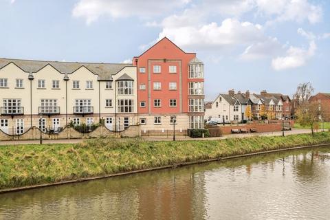 3 bedroom apartment for sale, Superb Quayside property with super views.