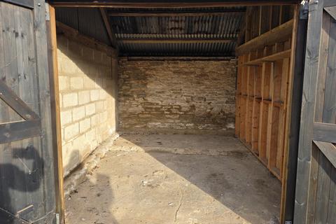 Storage to rent, Between CIRENCESTER and FAIRFORD