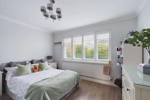 189 Great Tattenhams, Epsom, KT18 5RA