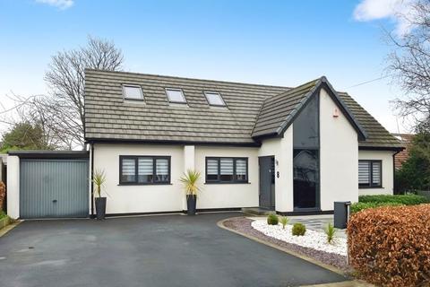 4 bedroom detached house for sale, Mile Lane, Bury