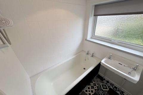 27 Ash Grove, Grantham, NG31 9QE