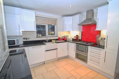 3 bedroom semi-detached house for sale, Central Road, Wembley