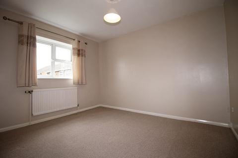 2 bedroom maisonette to rent, Carter Close, Brampton,