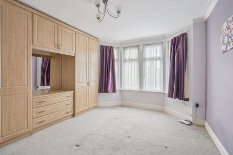 4 bedroom semi-detached house for sale, Southfield Park, Harrow