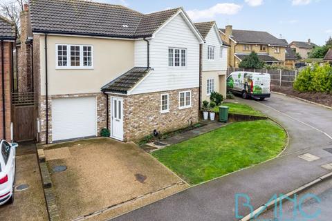 3 bedroom detached house for sale, Doverfield, Goffs Oak EN7