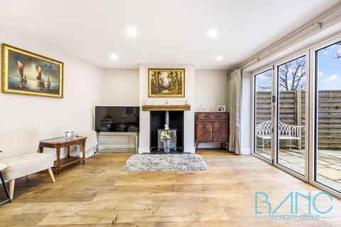 25 Doverfield, Goffs Oak, Waltham Cross, EN7 5EL