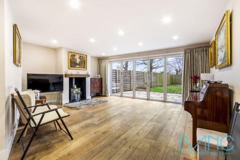 25 Doverfield, Goffs Oak, Waltham Cross, EN7 5EL