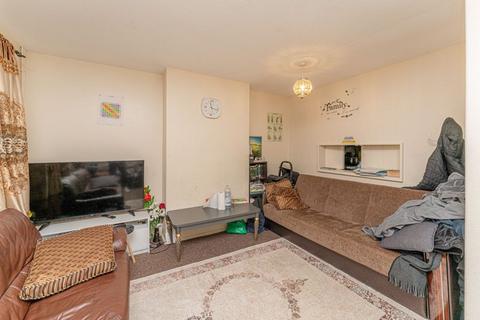 3 bedroom apartment for sale, Beaconsfield Road, Edmonton