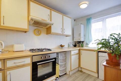 1 bedroom flat for sale, Burncroft Avenue, Enfield