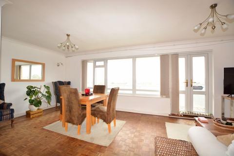 2 bedroom flat for sale, Dove Park, Hatch End