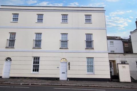 2 bedroom apartment to rent, Hewlett Road, Cheltenham GL52