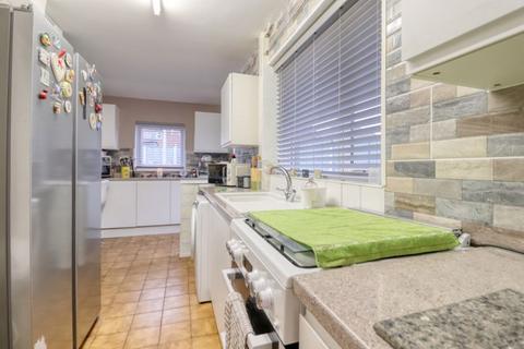 3 bedroom semi-detached house for sale, Baysdale Road, Scunthorpe