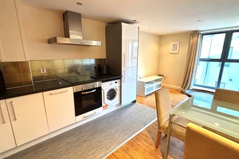 2 bedroom flat to rent, Ristes Place, NG1