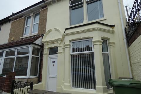 3 bedroom end of terrace house to rent, Northgate Avenue