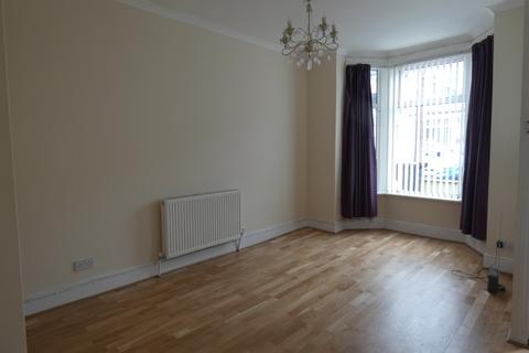 3 bedroom end of terrace house to rent, Northgate Avenue