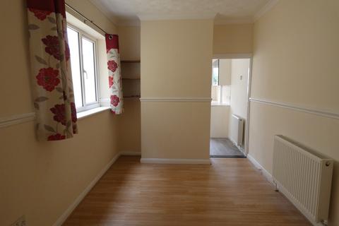 3 bedroom end of terrace house to rent, Northgate Avenue