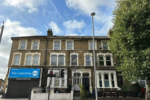 1 bedroom flat to rent, Hoe Street, Walthamstow E17