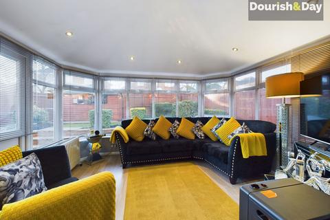 16 Besom Way, Cheslyn Hay, Walsall, WS6 7NZ