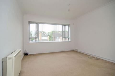 3 bedroom flat to rent, Fernleigh Road, Walsall WS4