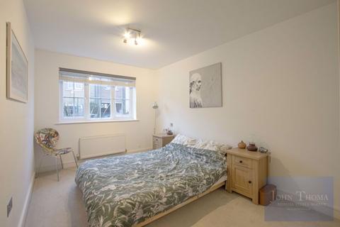 1, Foxburrows Court Sunnymede, Chigwell, IG7 6DU