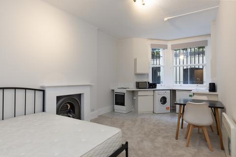 Studio to rent, 7 De Vere Gardens, London, W8