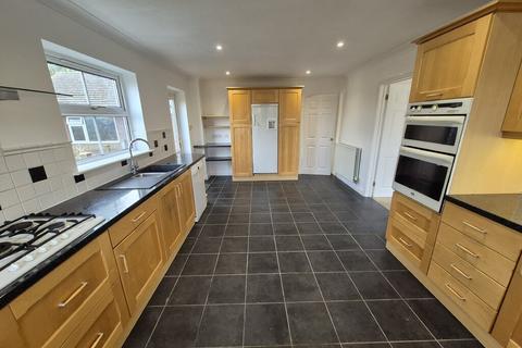 4 bedroom detached house to rent, Orchard House Clive Avenue Church Stretton SY6 7BL