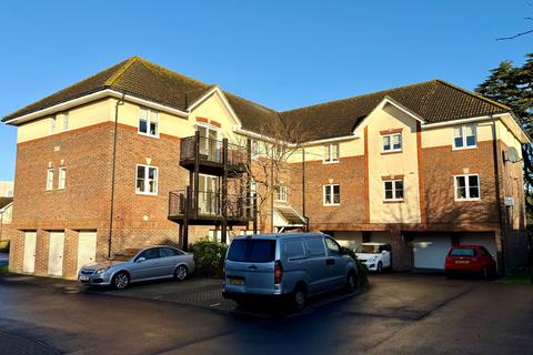 2 bedroom flat to rent, Station Road, Southampton SO31