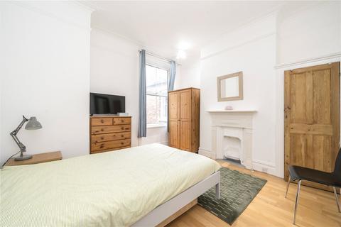 3 bedroom apartment to rent, London W4