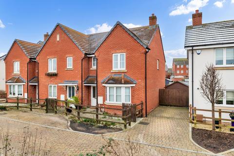 3 bedroom end of terrace house for sale, Binyon Way, Royston SG8