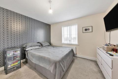 22 Binyon Way, Royston, SG8 5FS