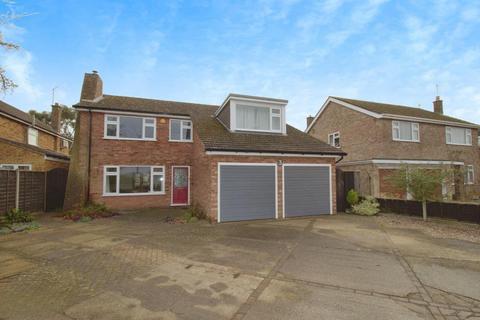 5 bedroom detached house for sale, Mossop drive, Langtoft, PE6 9LY