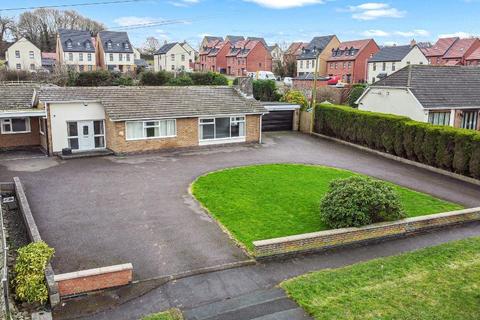 5 bedroom detached bungalow to rent, Iveshead Road, Shepshed, Leicestershire, LE12 9ER