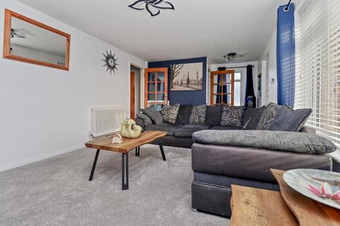 63 Melbourne Avenue, Dover, CT16 2JA