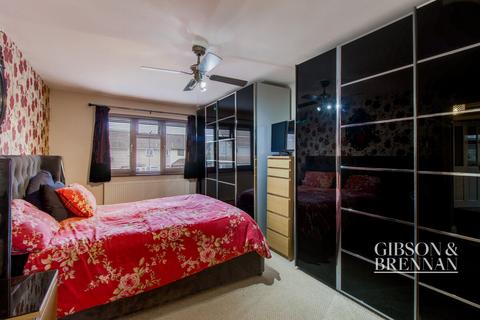 12 Grimston Road, Basildon, SS14 3NG