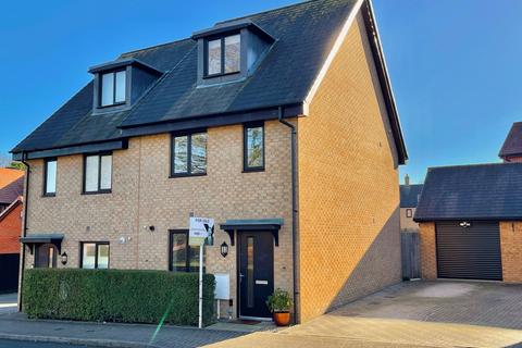 3 bedroom semi-detached house for sale, Bluegown Avenue, West Malling ME19
