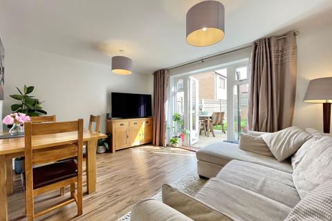 3 bedroom semi-detached house for sale, Bluegown Avenue, West Malling ME19