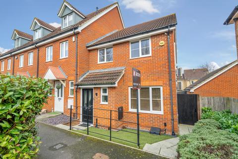 3 bedroom end of terrace house for sale, Rivenhall Way, Hoo, Rochester