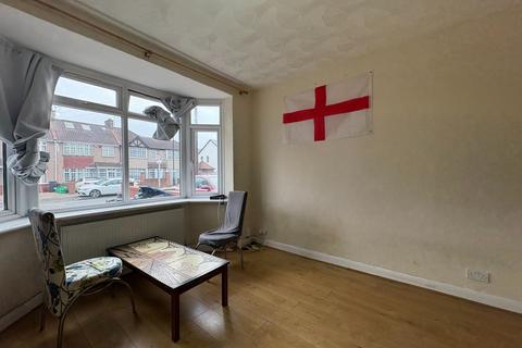 3 bedroom terraced house for sale, Burns Avenue, Southall