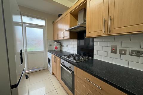 3 bedroom terraced house for sale, Burns Avenue, Southall