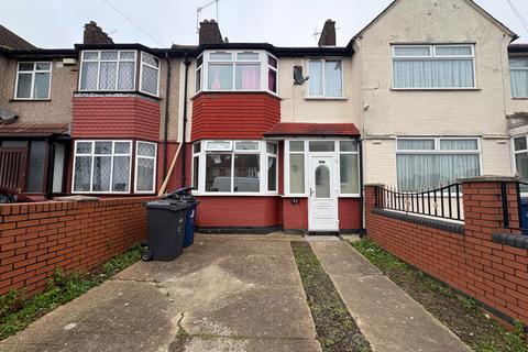 3 bedroom terraced house for sale, Burns Avenue, Southall