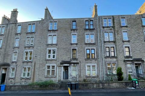 2 bedroom flat to rent, 3/1, 168 Lochee Road, Dundee,