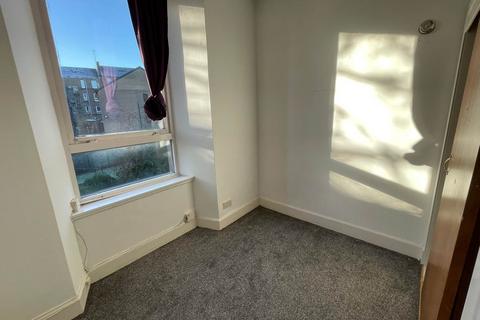 2 bedroom flat to rent, 3/1, 168 Lochee Road, Dundee,