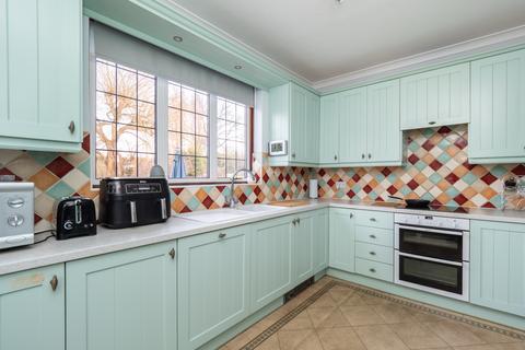 4 bedroom semi-detached house for sale, Oaks Avenue, Worcester Park KT4