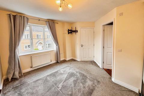 3 bedroom semi-detached house to rent, Westfield Street, West Yorkshire WF16