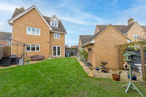 5 bedroom detached house for sale, Cherry Crescent, Essex CM6