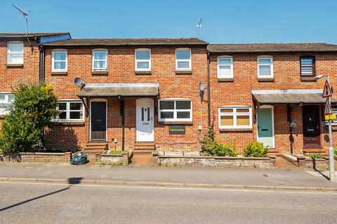 2 bedroom terraced house to rent, Station Road, Hertfordshire CM21